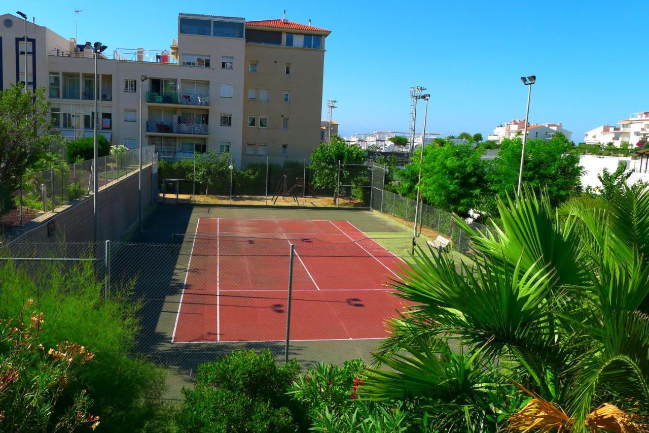 شقة La Marina Seaview Penthouse سيدجيس المظهر الخارجي الصورة