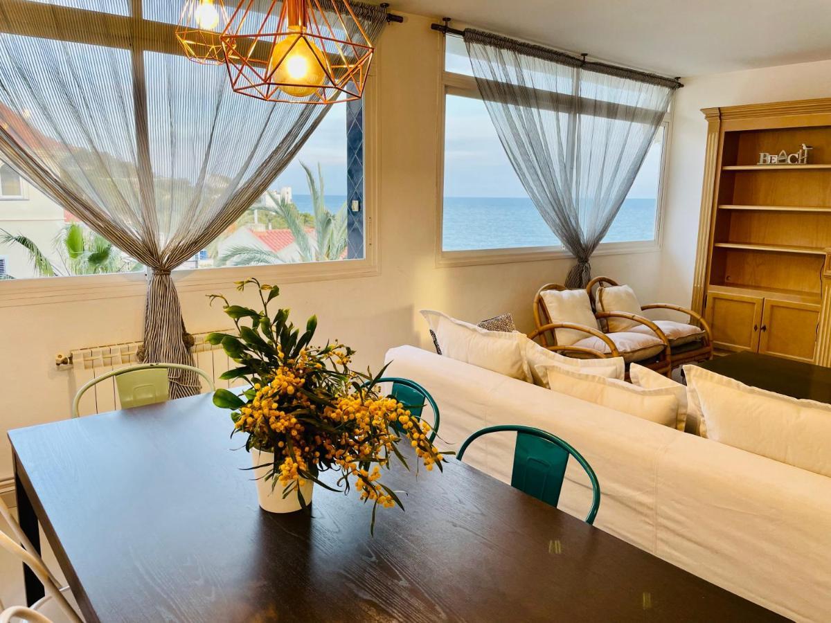شقة La Marina Seaview Penthouse سيدجيس المظهر الخارجي الصورة