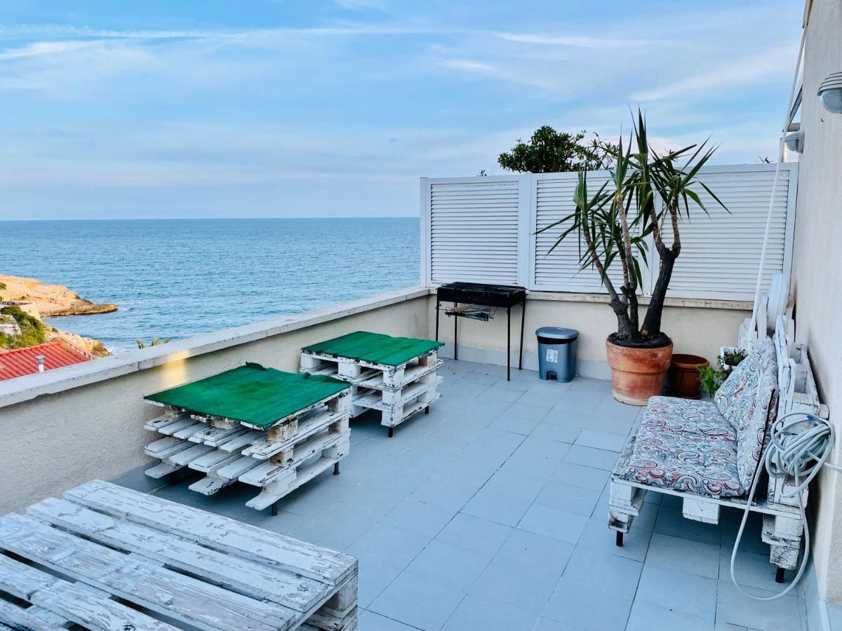 شقة La Marina Seaview Penthouse سيدجيس المظهر الخارجي الصورة