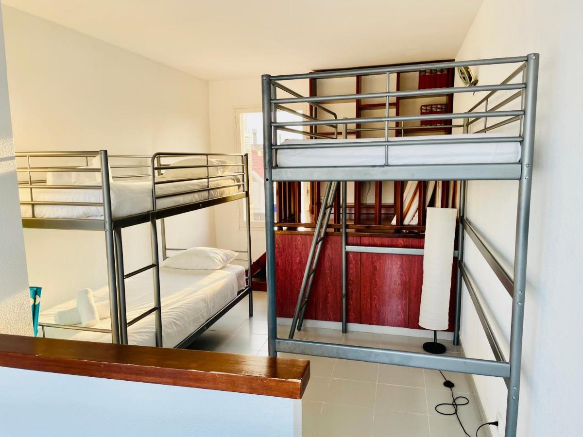 شقة La Marina Seaview Penthouse سيدجيس المظهر الخارجي الصورة