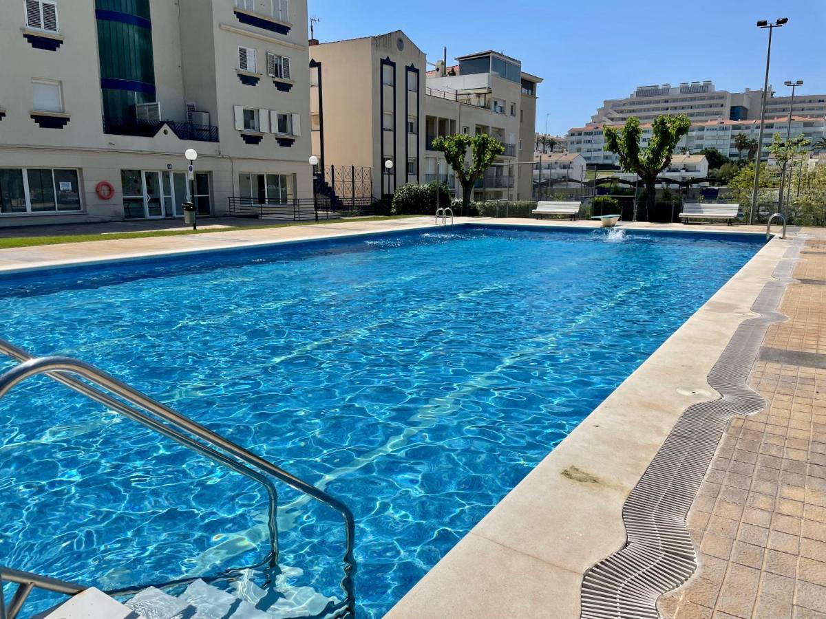 شقة La Marina Seaview Penthouse سيدجيس المظهر الخارجي الصورة
