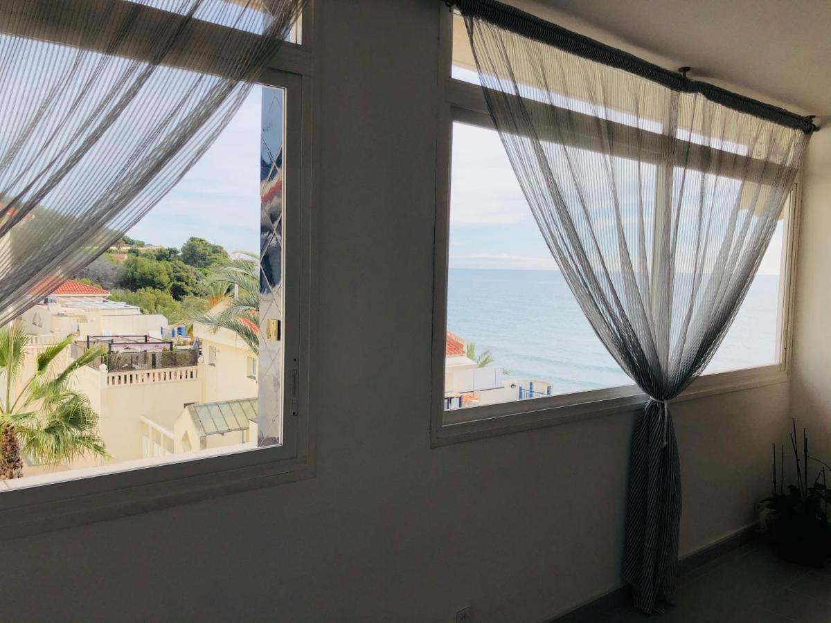 شقة La Marina Seaview Penthouse سيدجيس المظهر الخارجي الصورة
