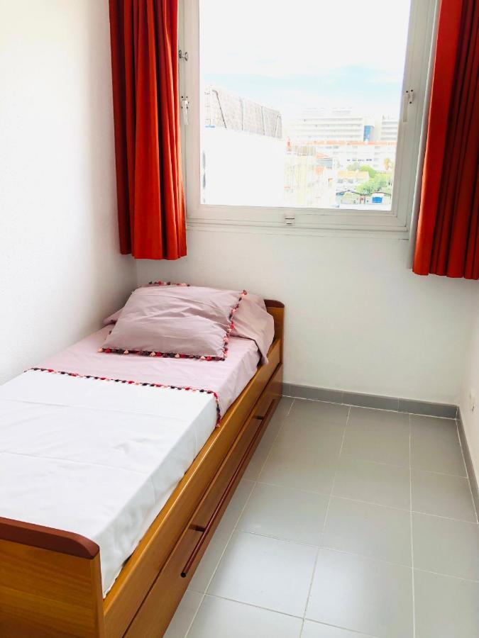 شقة La Marina Seaview Penthouse سيدجيس المظهر الخارجي الصورة
