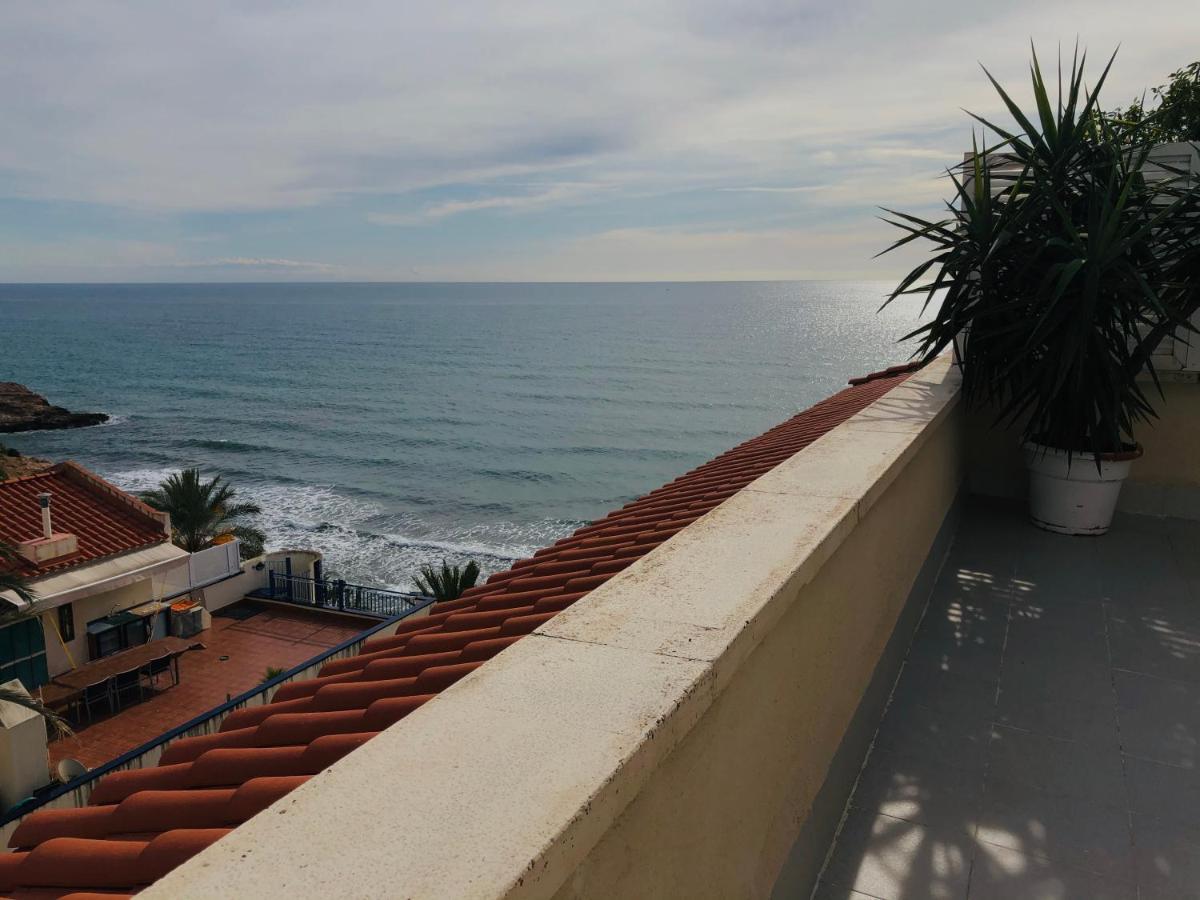 شقة La Marina Seaview Penthouse سيدجيس المظهر الخارجي الصورة